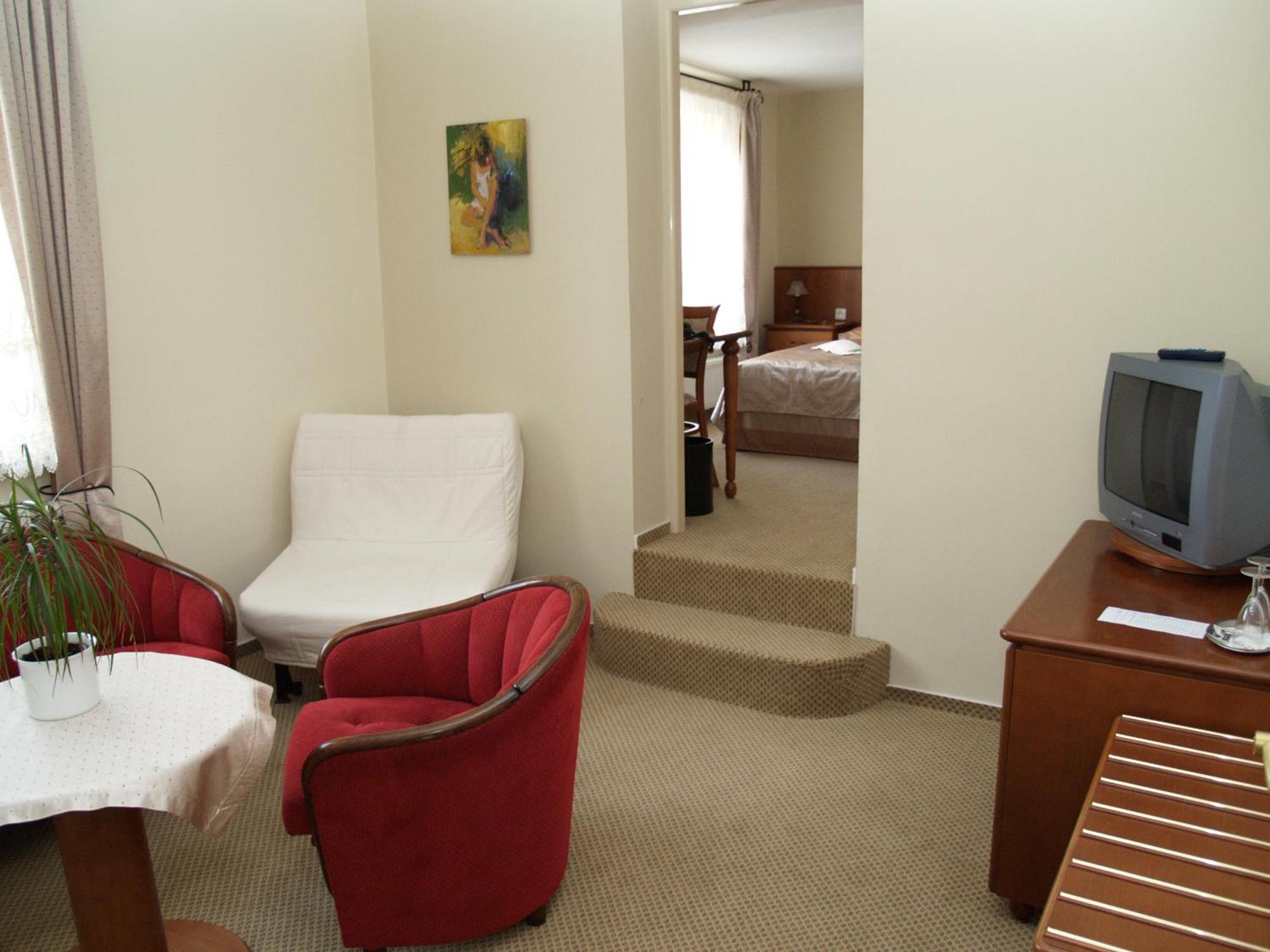 Park Hotel Tartuf Beladice Buitenkant foto