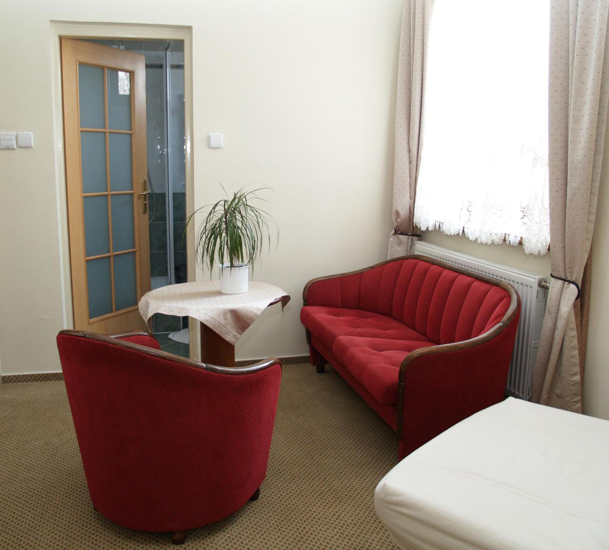 Park Hotel Tartuf Beladice Buitenkant foto