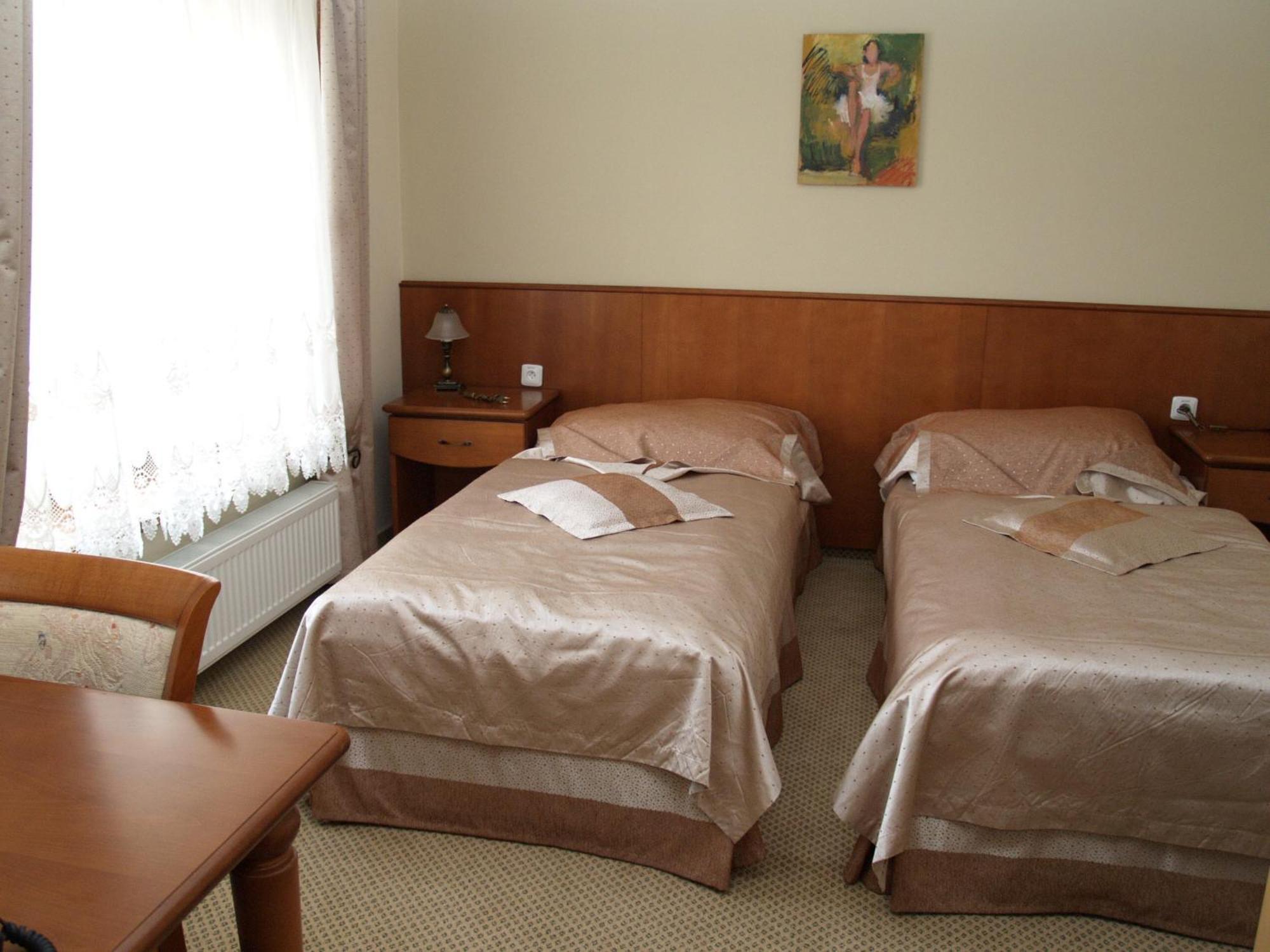 Park Hotel Tartuf Beladice Buitenkant foto