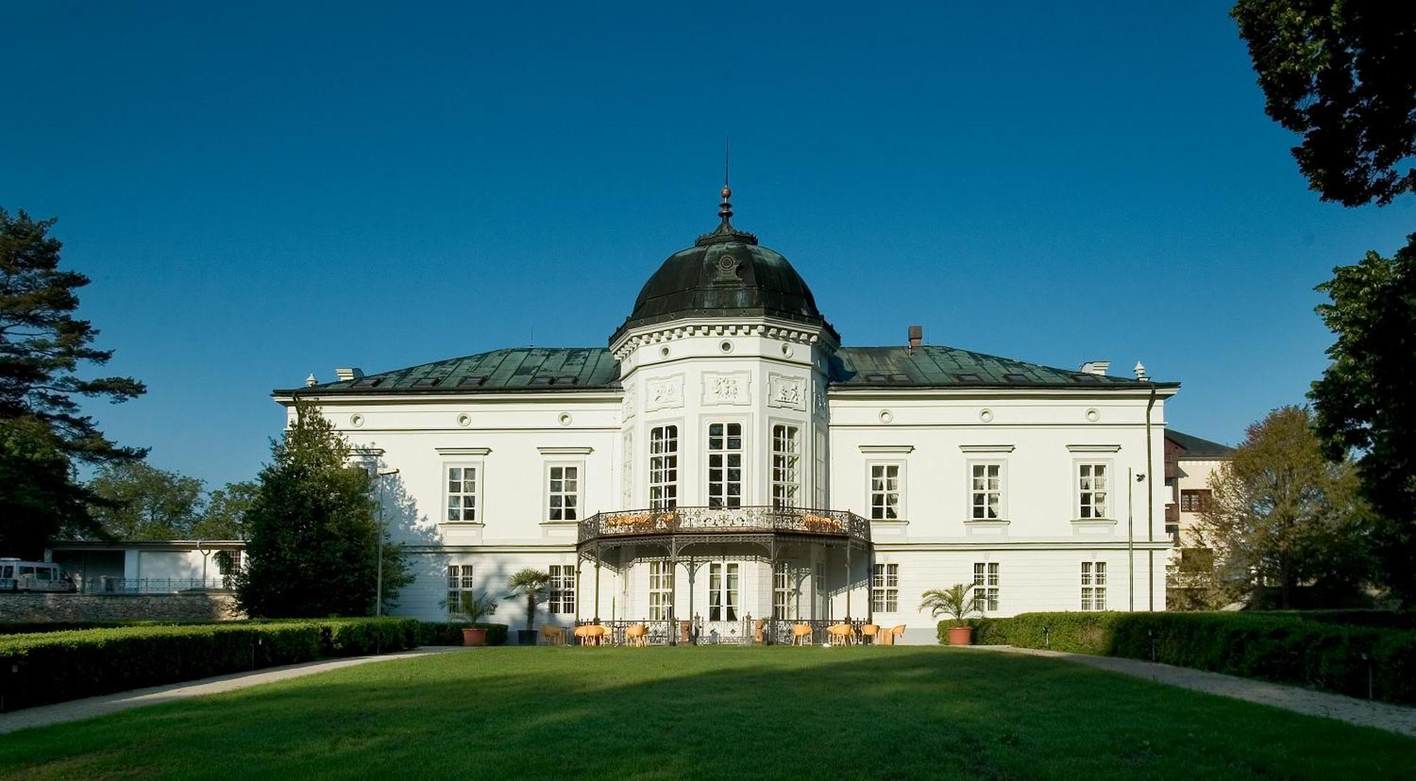 Park Hotel Tartuf Beladice Buitenkant foto
