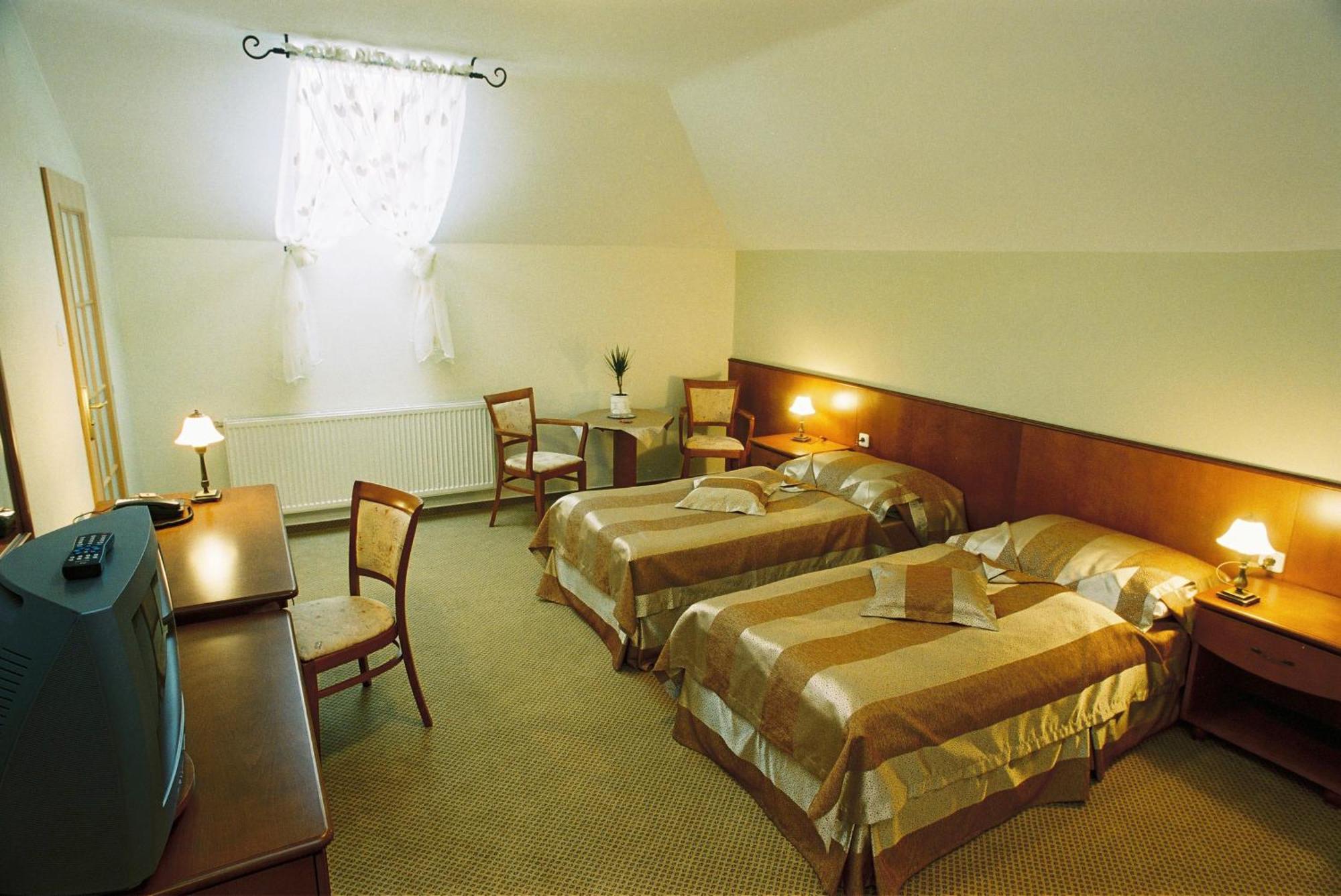 Park Hotel Tartuf Beladice Buitenkant foto