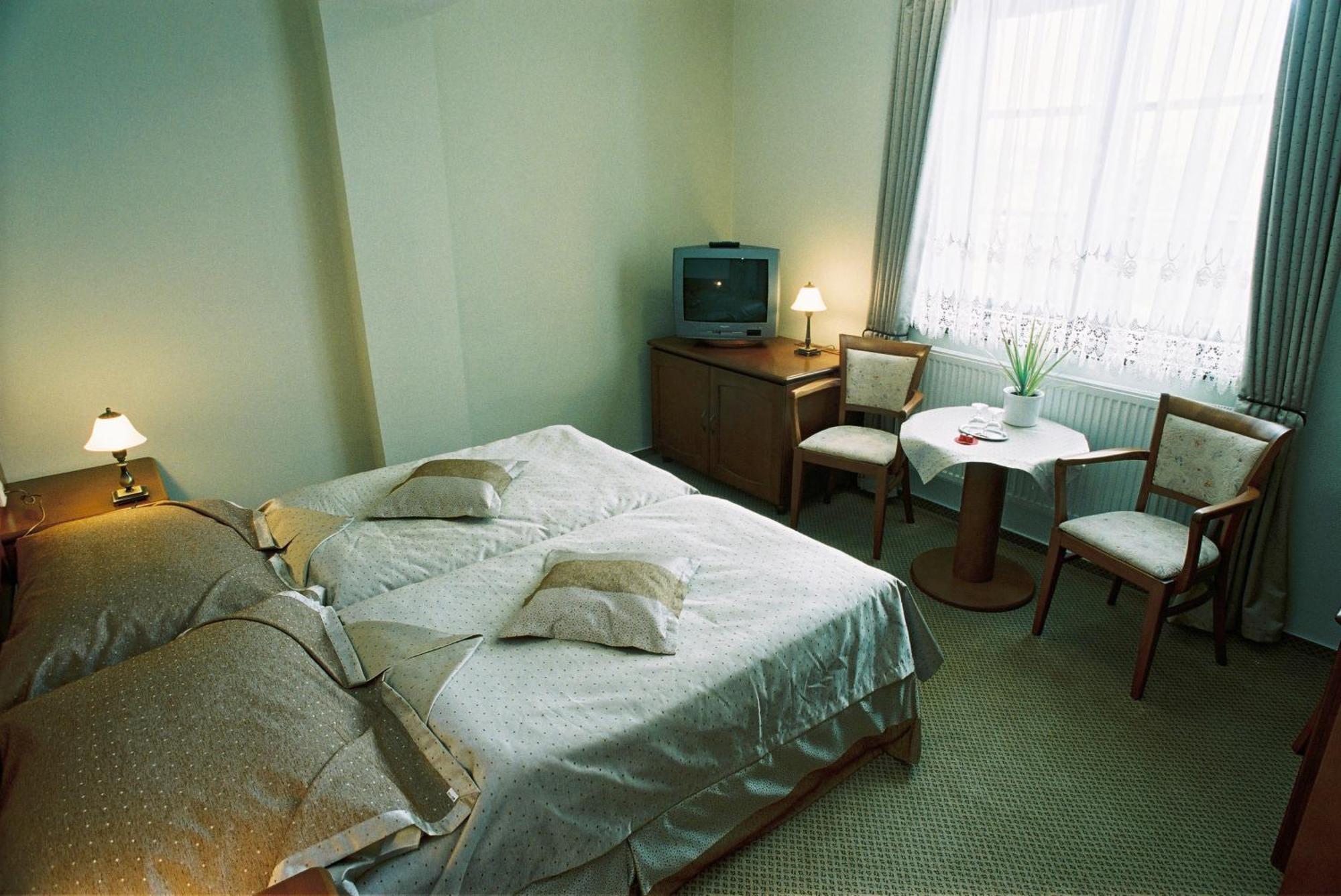 Park Hotel Tartuf Beladice Buitenkant foto