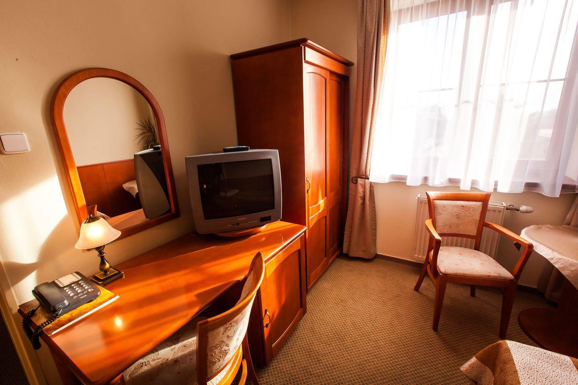 Park Hotel Tartuf Beladice Buitenkant foto