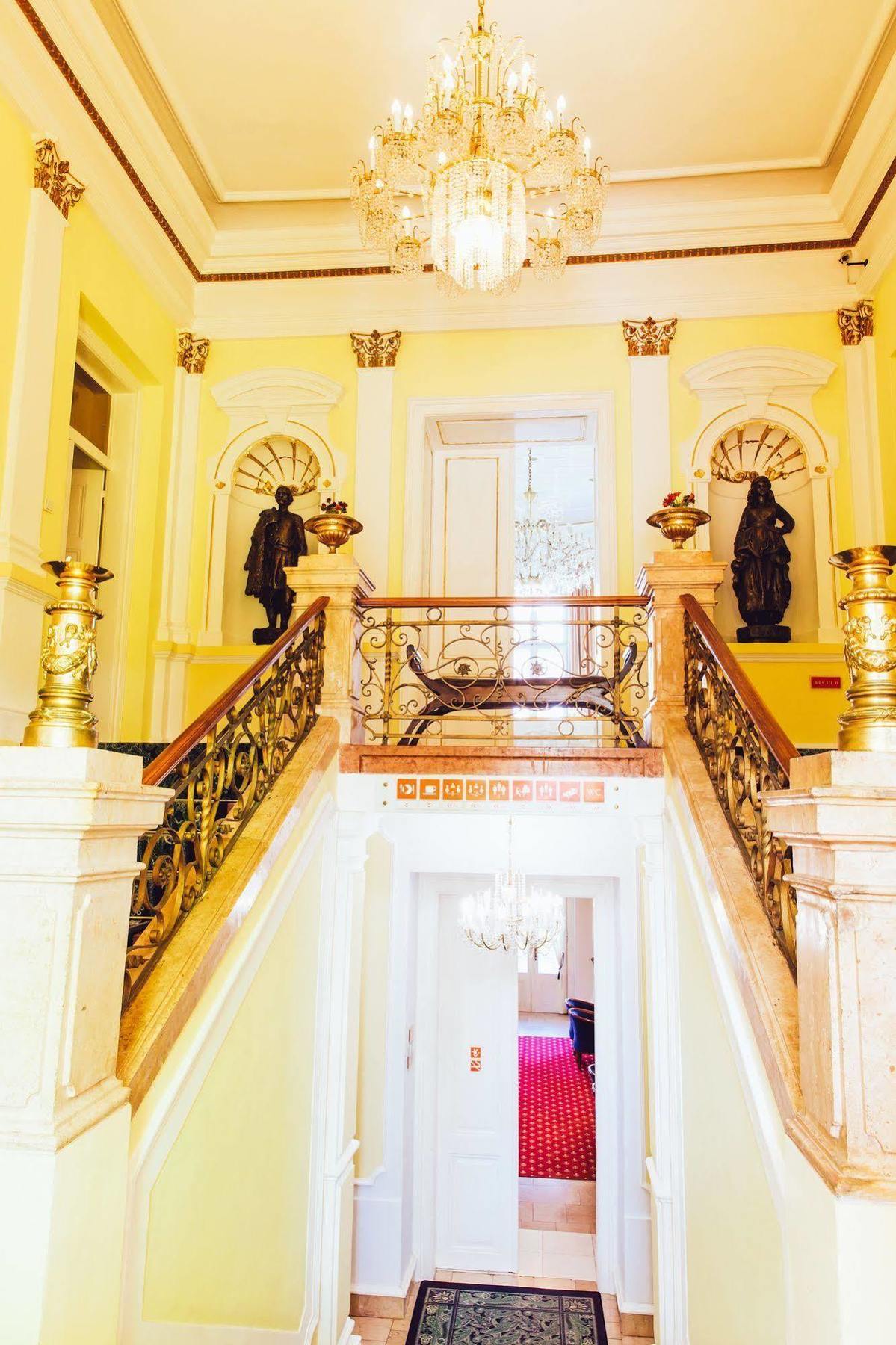 Park Hotel Tartuf Beladice Buitenkant foto