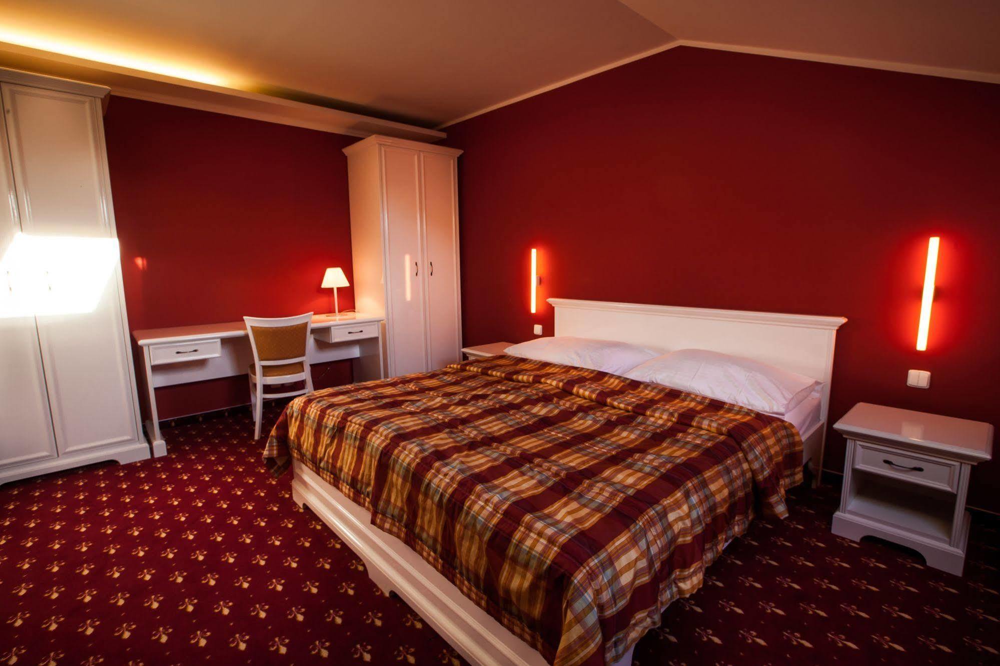 Park Hotel Tartuf Beladice Buitenkant foto