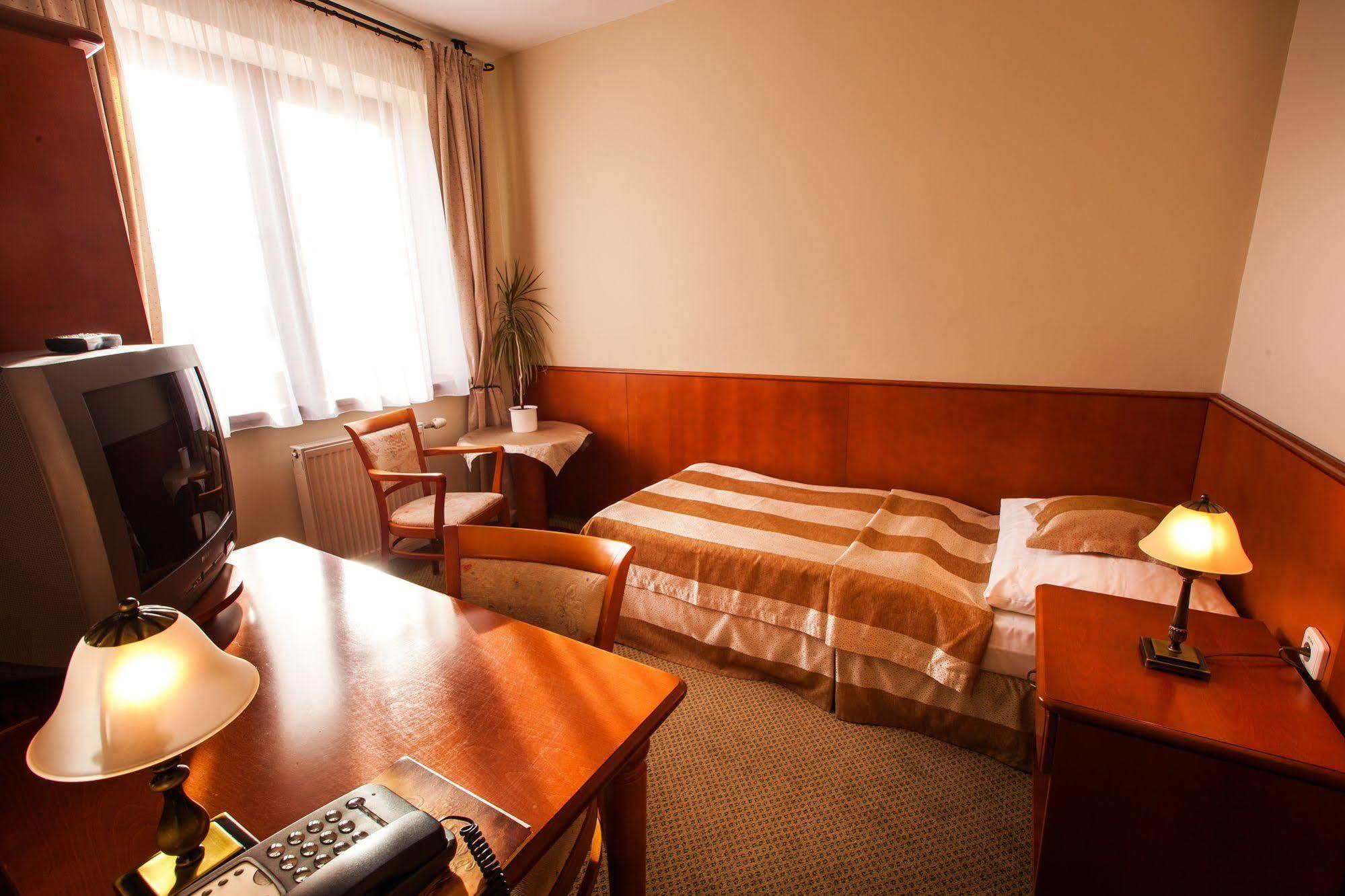 Park Hotel Tartuf Beladice Buitenkant foto