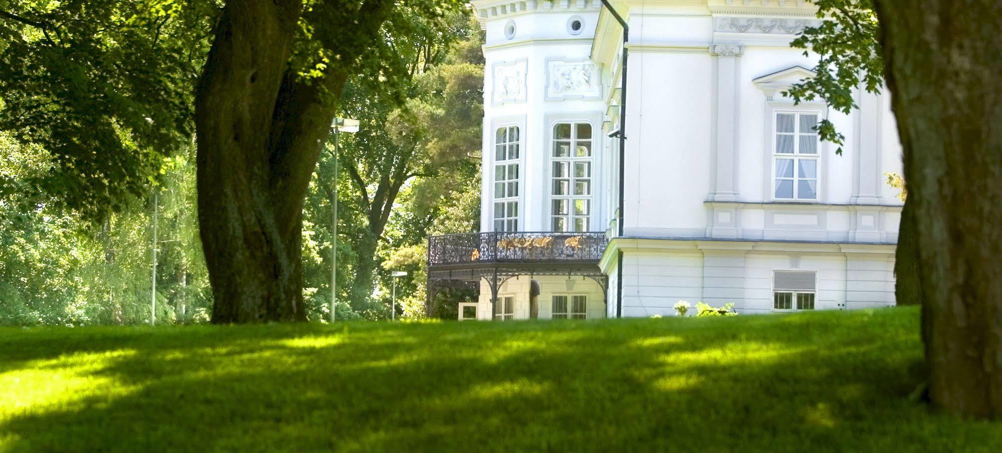 Park Hotel Tartuf Beladice Buitenkant foto